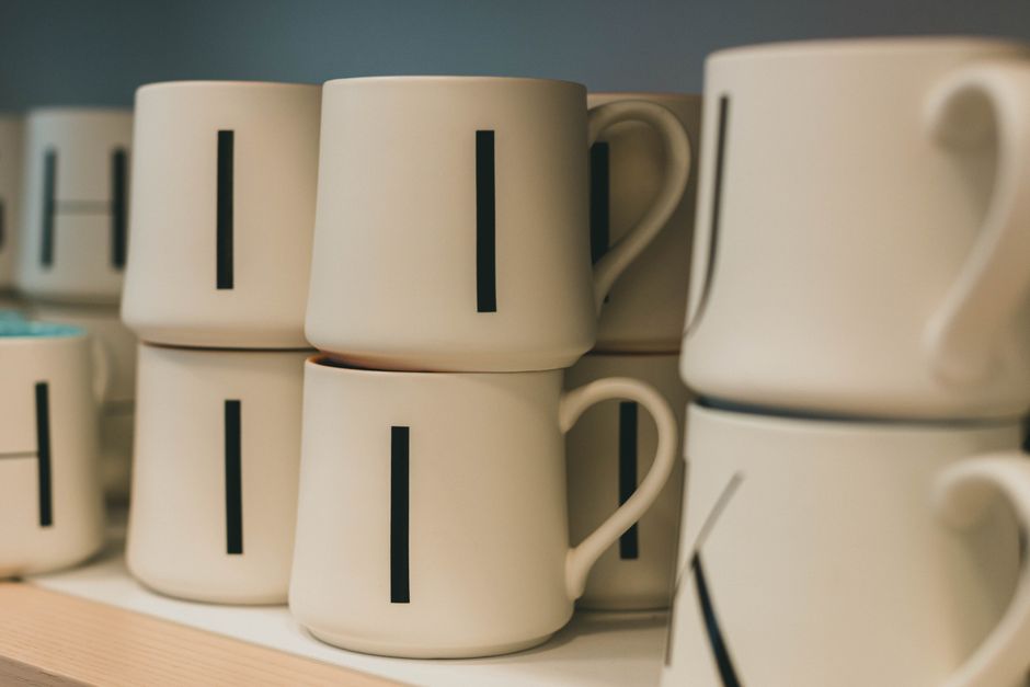 How Do I Store Coffee Mugs in a Small Kitchen?